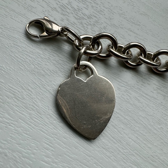 RETIRED Tiffany bracelet & Charm - Picture 6 of 7
